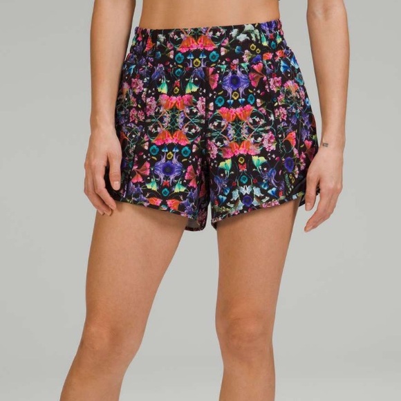 Lululemon Hotty Hot High Rise Lined Short 4” - Picture 3 of 7